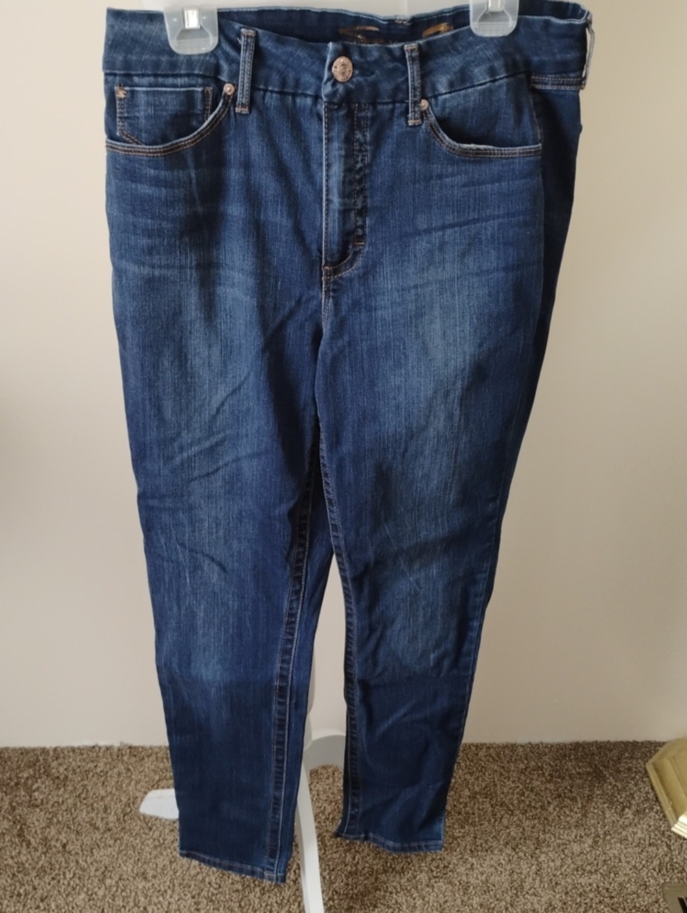 Seven 7 SkinnyLeg Jeans